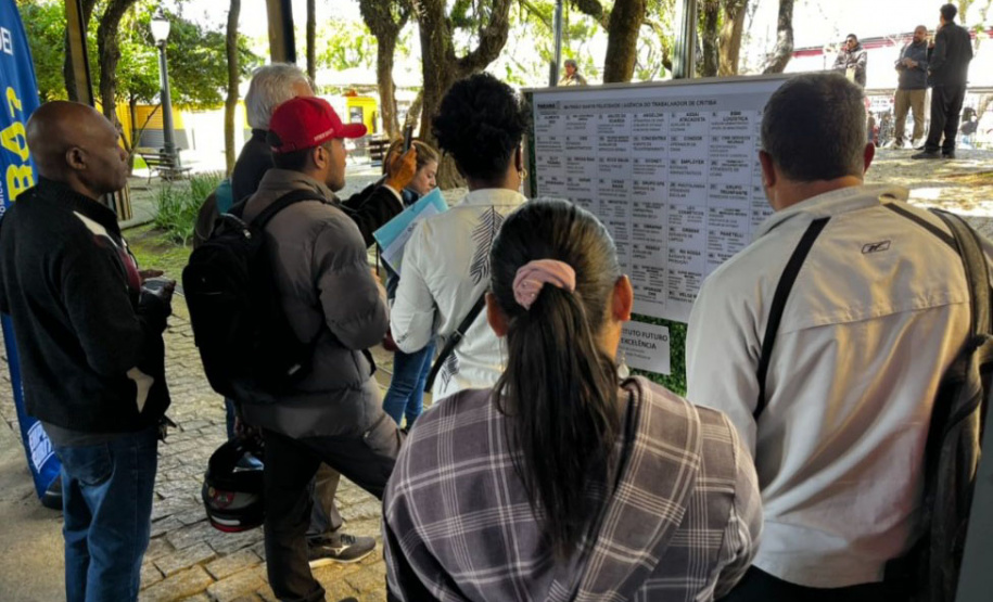 Mutirão de Emprego em Santa Felicidade reúne mais de 60 empresas e oferece mais de 4,7 mil vagas de emprego