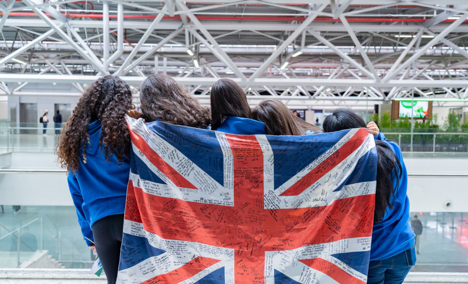 SEED - Paraná divulga lista com países de destino dos estudantes do Ganhando o Mundo 2026