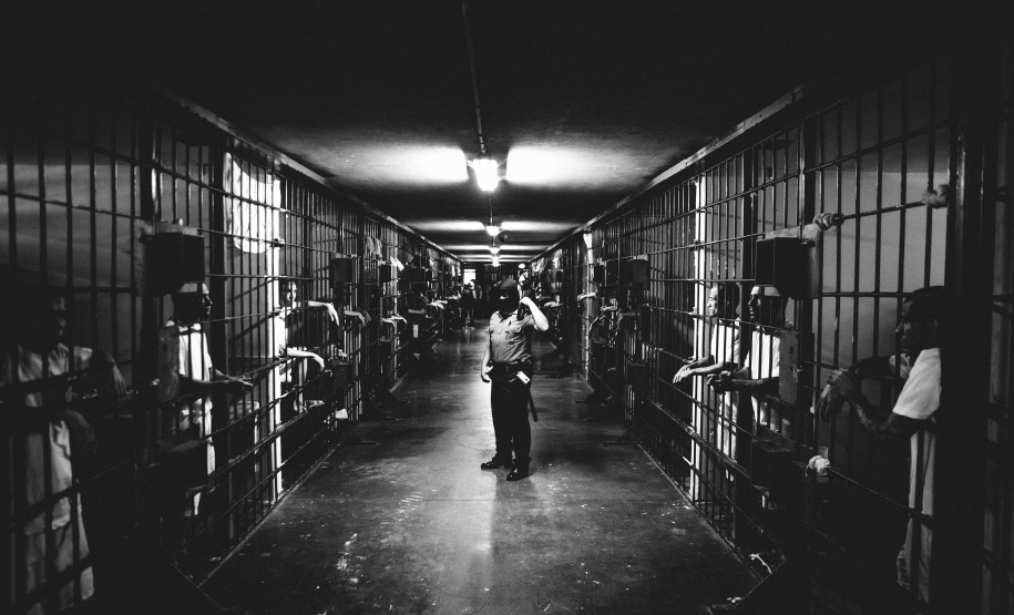 MIS-PR promove visitas guiadas em exposição sobre temática carcerária em outubro