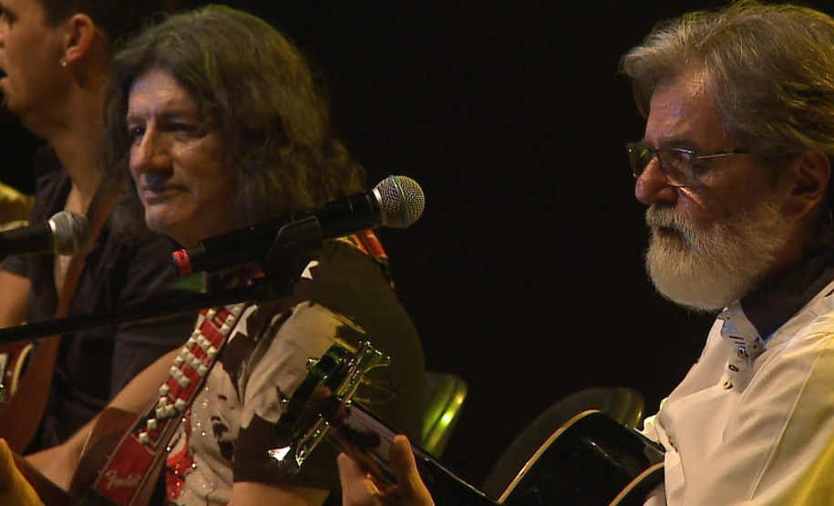 TV Paraná Turismo transmite show especial de 50 anos da Banda Blindagem