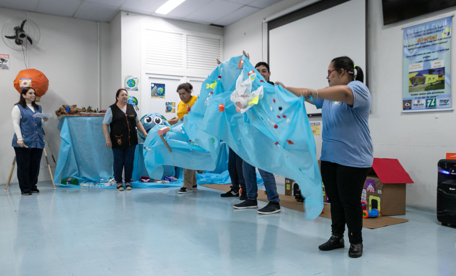 Curitiba, 14 de outubro de 2025 - Atividades da Semana de Redução de Riscos e Desastres do Brigadas Escolares na Escola Lucy Requião.