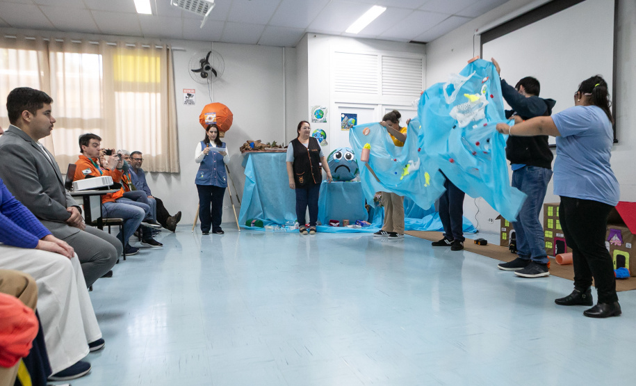 Curitiba, 14 de outubro de 2025 - Atividades da Semana de Redução de Riscos e Desastres do Brigadas Escolares na Escola Lucy Requião.