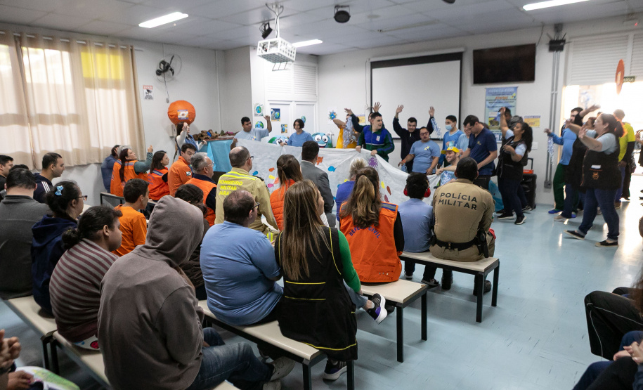 Curitiba, 14 de outubro de 2025 - Atividades da Semana de Redução de Riscos e Desastres do Brigadas Escolares na Escola Lucy Requião.
