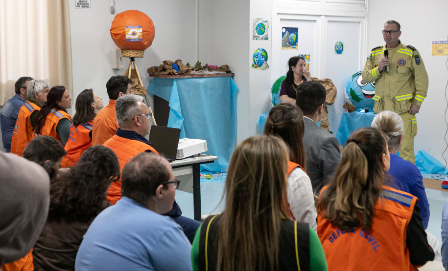 Curitiba, 14 de outubro de 2025 - Atividades da Semana de Redução de Riscos e Desastres do Brigadas Escolares na Escola Lucy Requião.