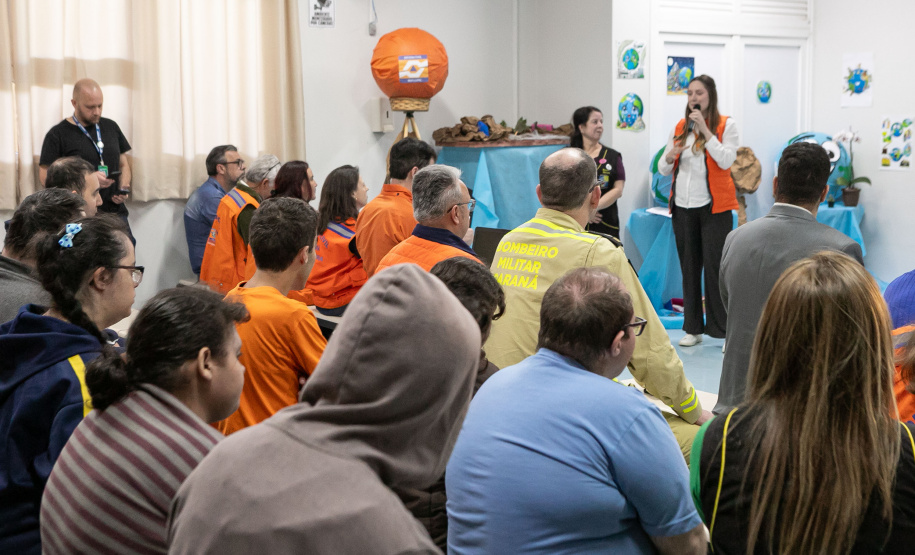 Curitiba, 14 de outubro de 2025 - Atividades da Semana de Redução de Riscos e Desastres do Brigadas Escolares na Escola Lucy Requião.