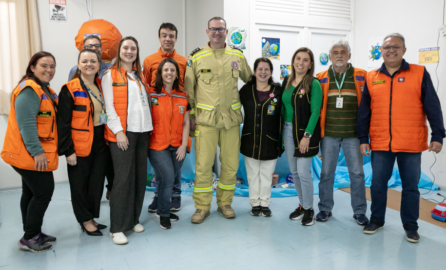 Curitiba, 14 de outubro de 2025 - Atividades da Semana de Redução de Riscos e Desastres do Brigadas Escolares na Escola Lucy Requião.