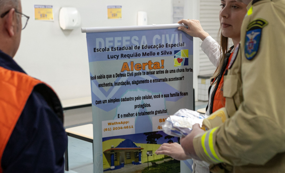 Curitiba, 14 de outubro de 2025 - Atividades da Semana de Redução de Riscos e Desastres do Brigadas Escolares na Escola Lucy Requião.