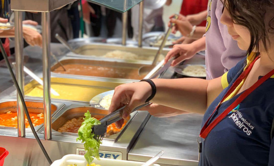 -Paraná investe R$ 560 milhões por ano e garante cardápio nutritivo e variado nas escolas