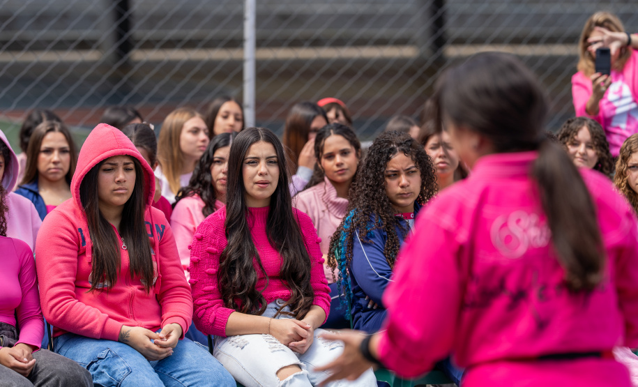 Aulão de Kempô reforça conscientização e protagonismo feminino entre alunas da rede estadual