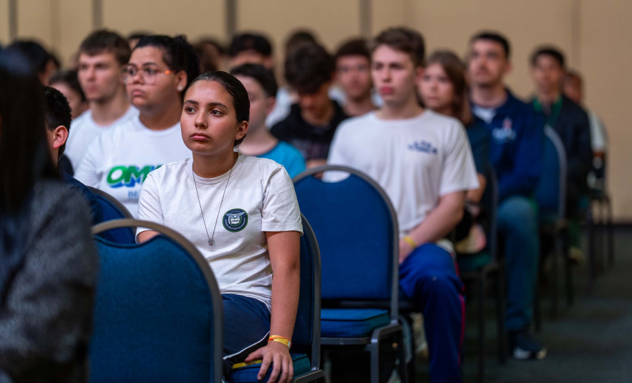 Alunos paranaenses participam de evento de imersão antes da OBM, em Foz