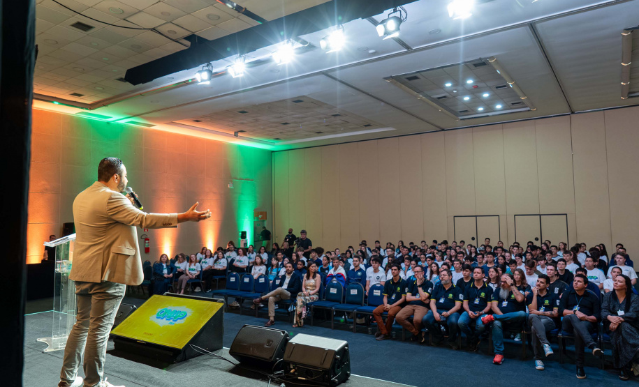 Alunos paranaenses participam de evento de imersão antes da OBM, em Foz