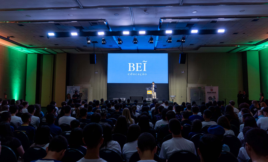 Alunos paranaenses participam de evento de imersão antes da OBM, em Foz