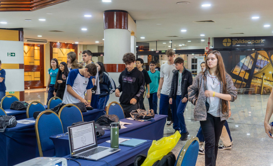 Alunos paranaenses participam de evento de imersão antes da OBM, em Foz