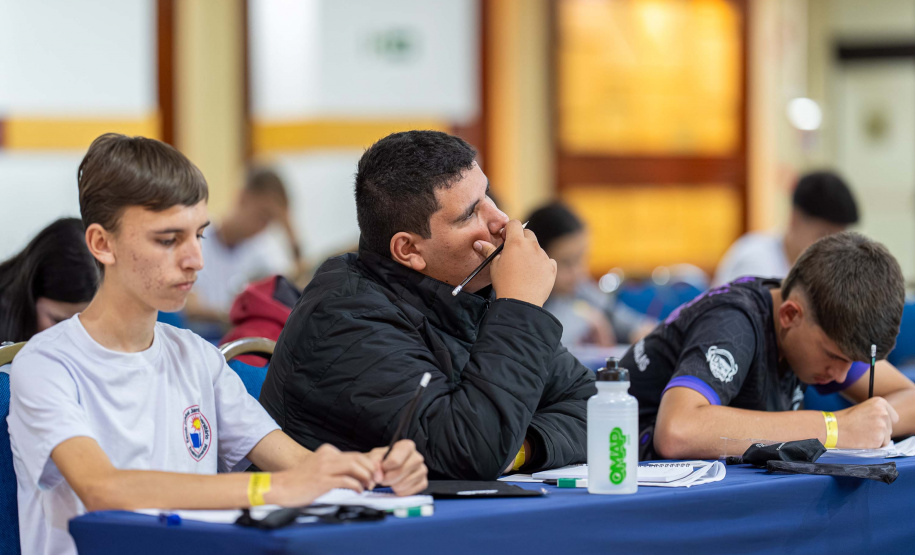 Alunos paranaenses participam de evento de imersão antes da OBM, em Foz