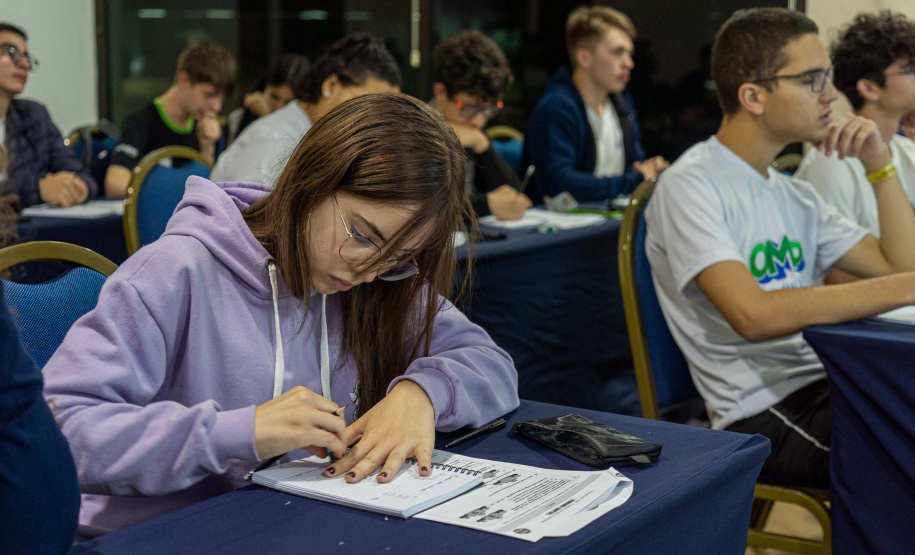 Alunos paranaenses participam de evento de imersão antes da OBM, em Foz