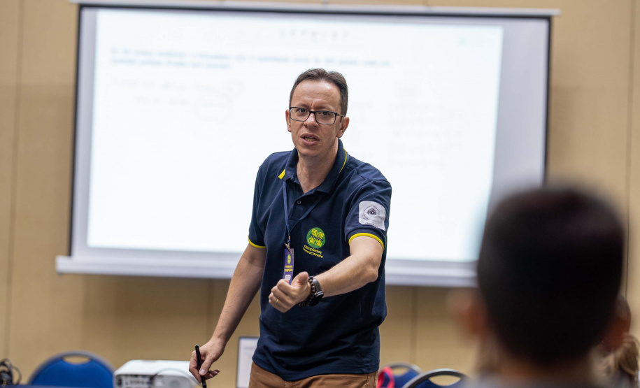 Alunos paranaenses participam de evento de imersão antes da OBM, em Foz