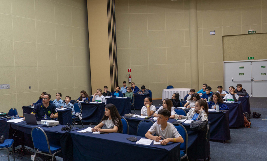 Alunos paranaenses participam de evento de imersão antes da OBM, em Foz