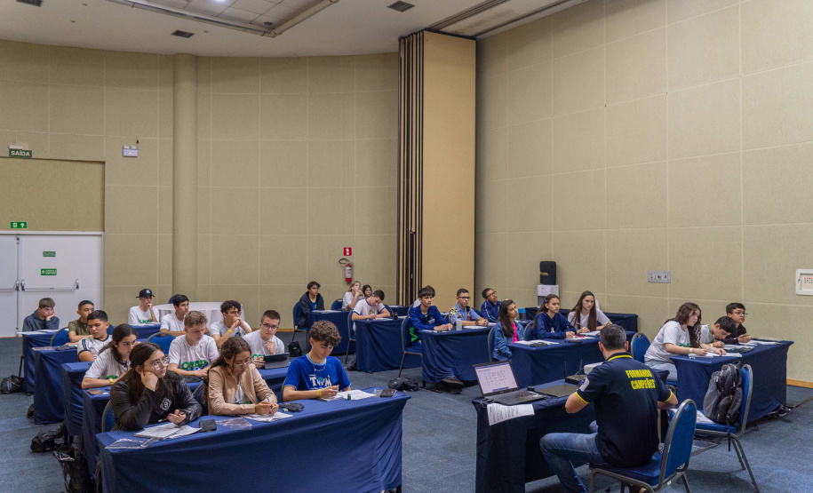 Alunos paranaenses participam de evento de imersão antes da OBM, em Foz