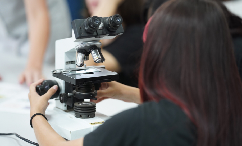 Aumento da educação em tempo integral impulsiona Paraná à liderança em aprendizagem