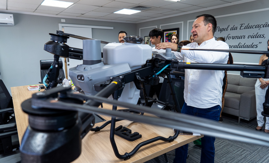 Educação e tecnologia lado a lado: Colégio Agrícola de Guarapuava recebe drone por meio do programa Paraná Competitivo
