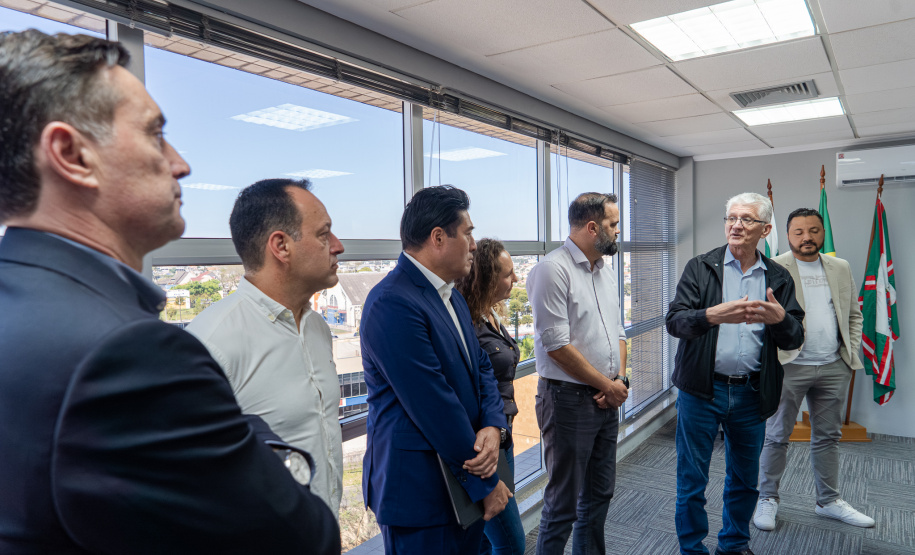 Educação e tecnologia lado a lado: Colégio Agrícola de Guarapuava recebe drone por meio do programa Paraná Competitivo