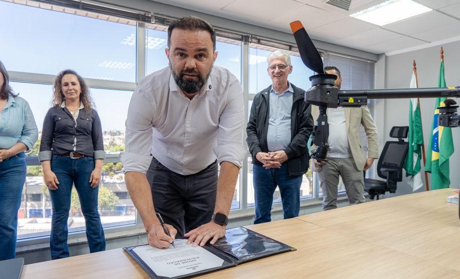 Educação e tecnologia lado a lado: Colégio Agrícola de Guarapuava recebe drone por meio do programa Paraná Competitivo