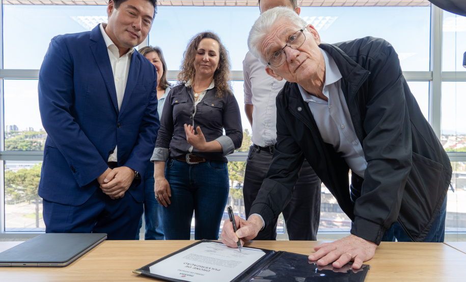 Educação e tecnologia lado a lado: Colégio Agrícola de Guarapuava recebe drone por meio do programa Paraná Competitivo