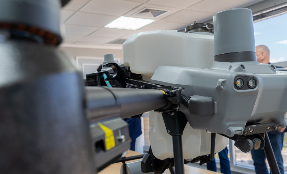 Educação e tecnologia lado a lado: Colégio Agrícola de Guarapuava recebe drone por meio do programa Paraná Competitivo