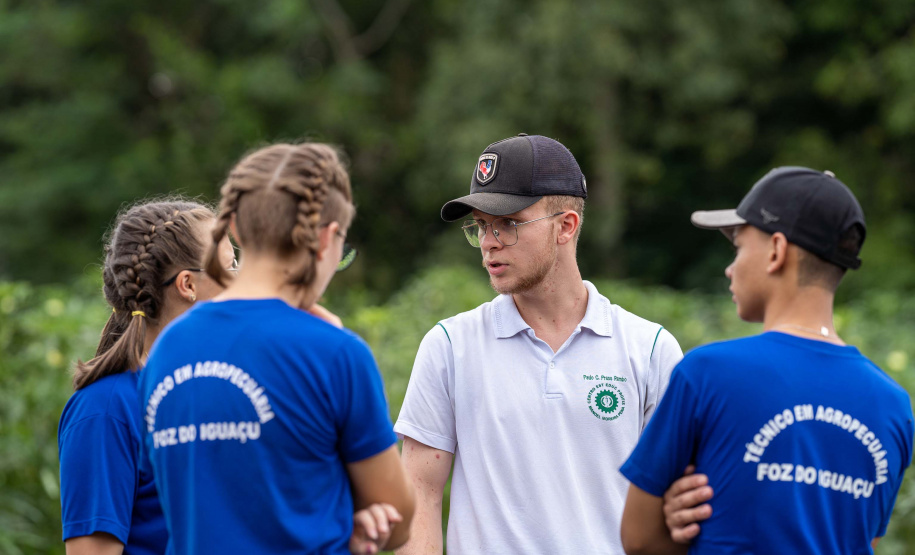 Paraná fortalece ensino agrícola com tecnologia, cursos técnicos e inovação aplicada