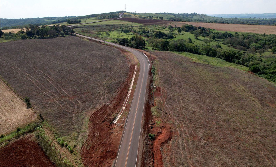 obra de pavimentação de estrada entre Ramilândia e Santa Helena