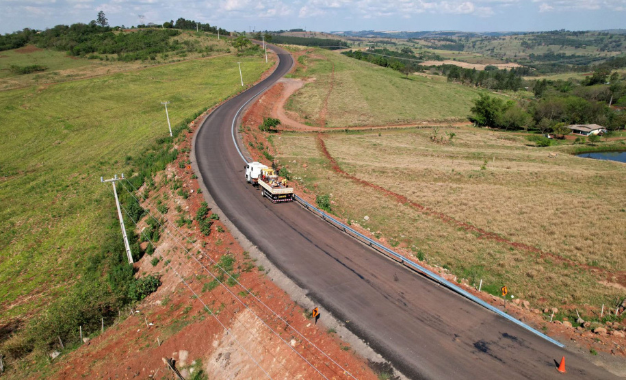 obra de pavimentação de estrada entre Ramilândia e Santa Helena