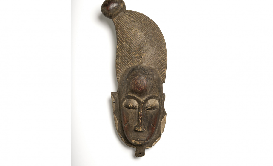 Museu Oscar Niemeyer leva coleção de arte africana a Assaí