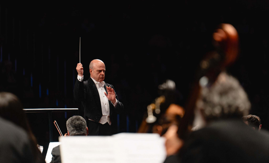 Orquestra Sinfônica do Paraná encerra turnê dos 40 anos com concerto em Belo Horizonte