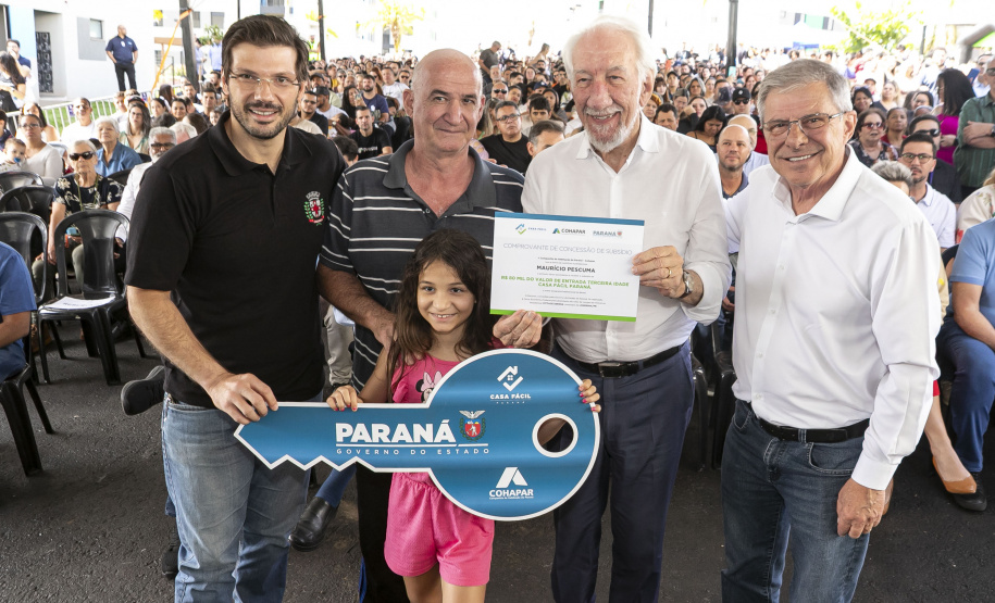 Londrina, 24 de outubro de 2025 - Mauricio Pescuma, 62 anos, comerciante, primeira pessoa a utilizar o financiamento para idosos do governo do Paraná.