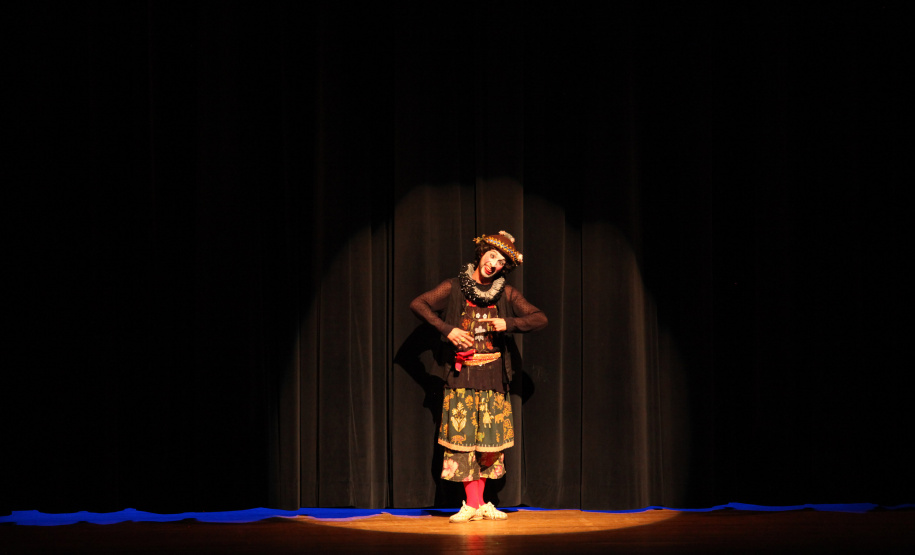 G2 Cia de Dança emociona público e aproxima idosos do universo artístico em Londrina