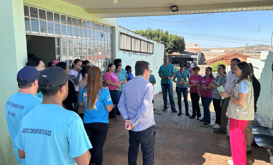 Estado e equipes municipais de saúde de Cambará se unem para disseminar informação e capturar escorpiões