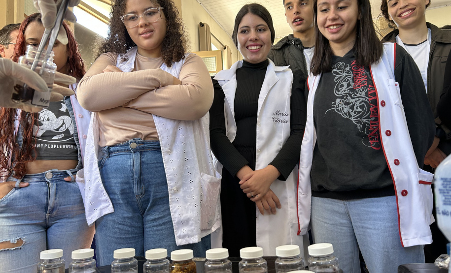 Crianças e adolescentes participam de ação de educação para enfrentamento ao escorpião