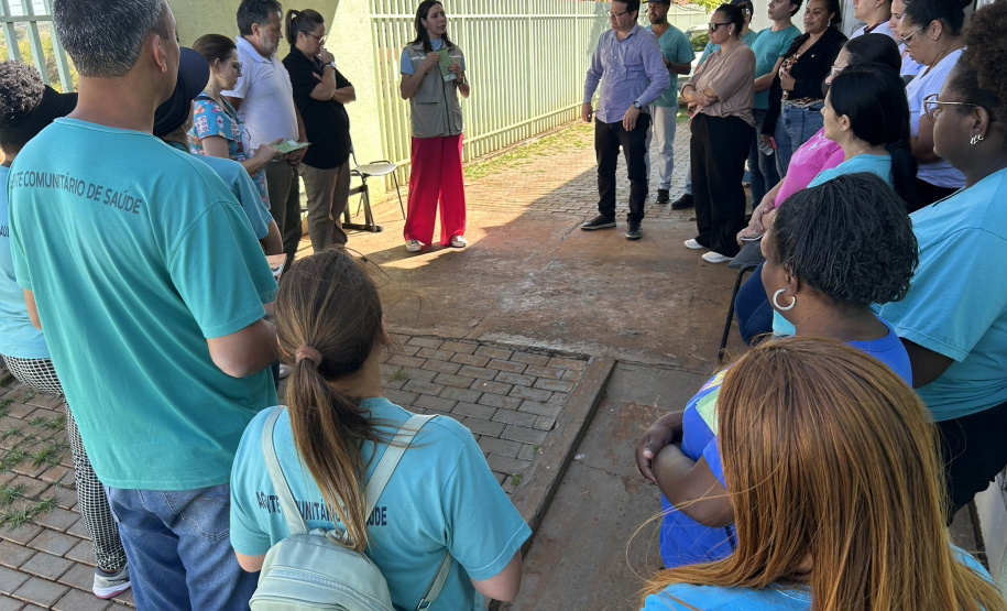 Estado e equipes municipais de saúde de Cambará se unem para disseminar informação e capturar escorpiões