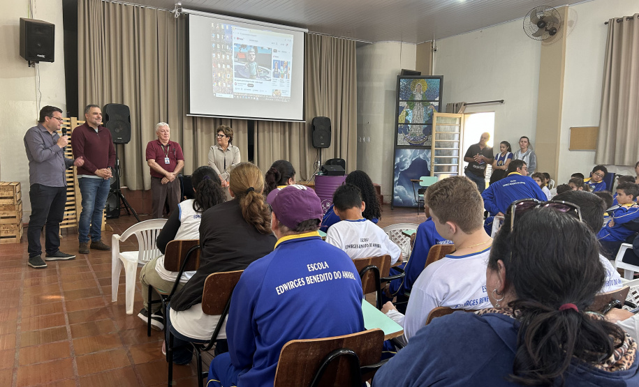 Crianças e adolescentes participam de ação de educação para enfrentamento ao escorpião