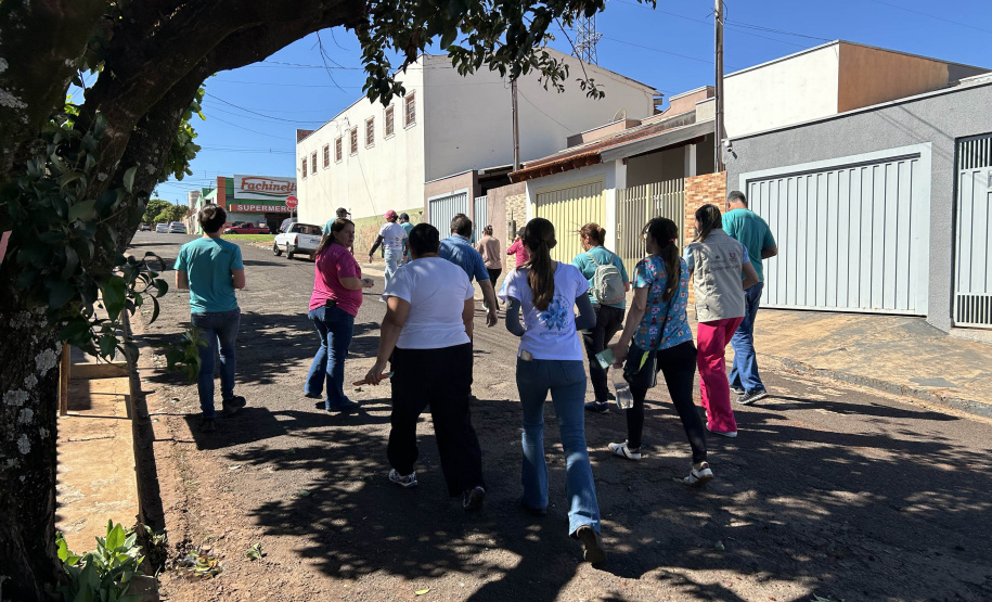 Estado e equipes municipais de saúde de Cambará se unem para disseminar informação e capturar escorpiões
