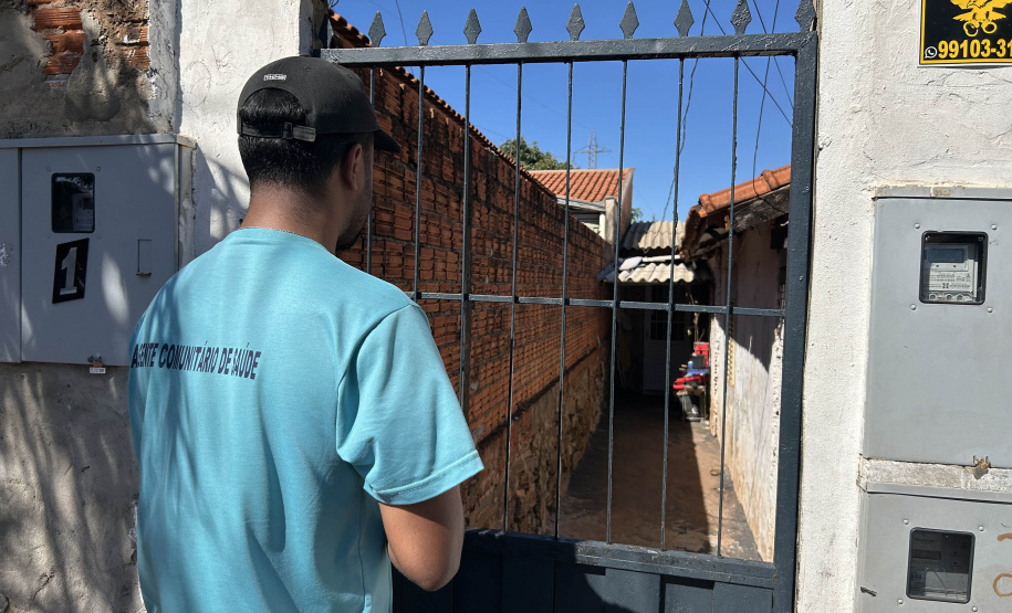 Estado e equipes municipais de saúde de Cambará se unem para disseminar informação e capturar escorpiões