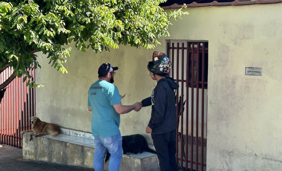 Estado e equipes municipais de saúde de Cambará se unem para disseminar informação e capturar escorpiões