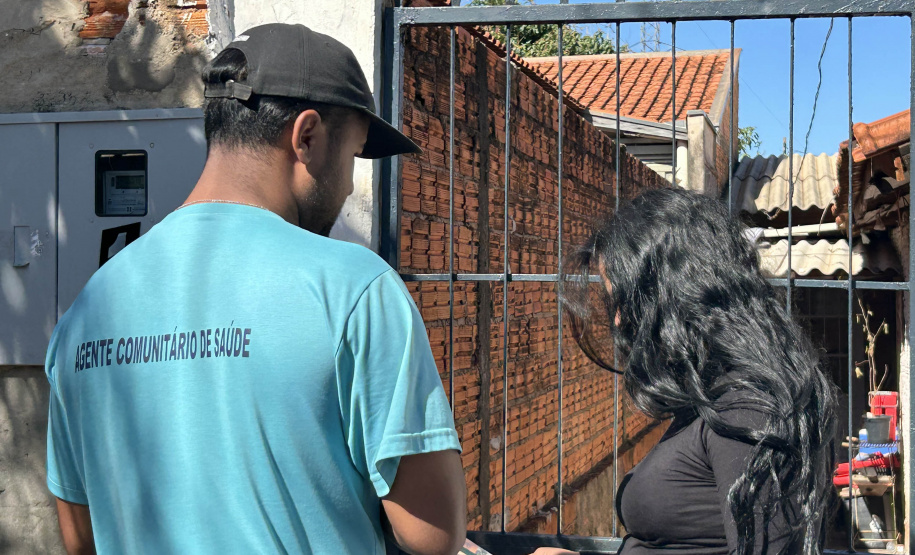 Estado e equipes municipais de saúde de Cambará se unem para disseminar informação e capturar escorpiões