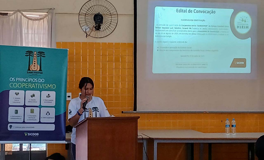 Tecnologia e trabalho em equipe: cooperativa-mirim transforma rotina de estudantes em colégio em Sarandi