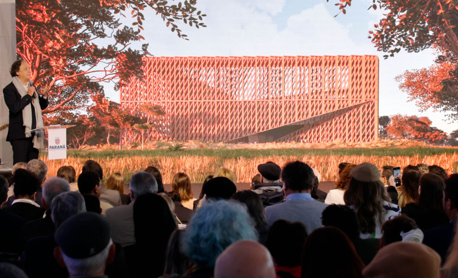 SEEC realiza audiência pública sobre implantação do Centre Pompidou  Paraná