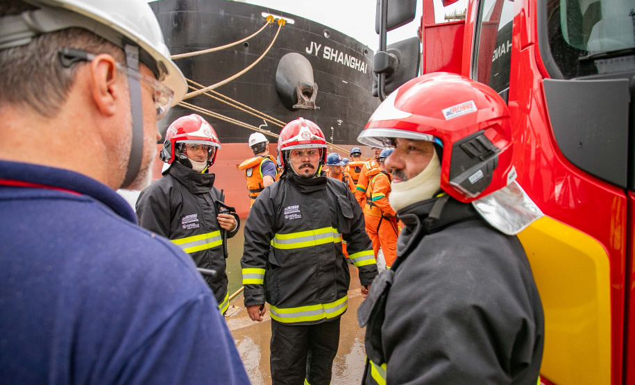 Simulado no Porto de Paranaguá reforça preparo contra emergências