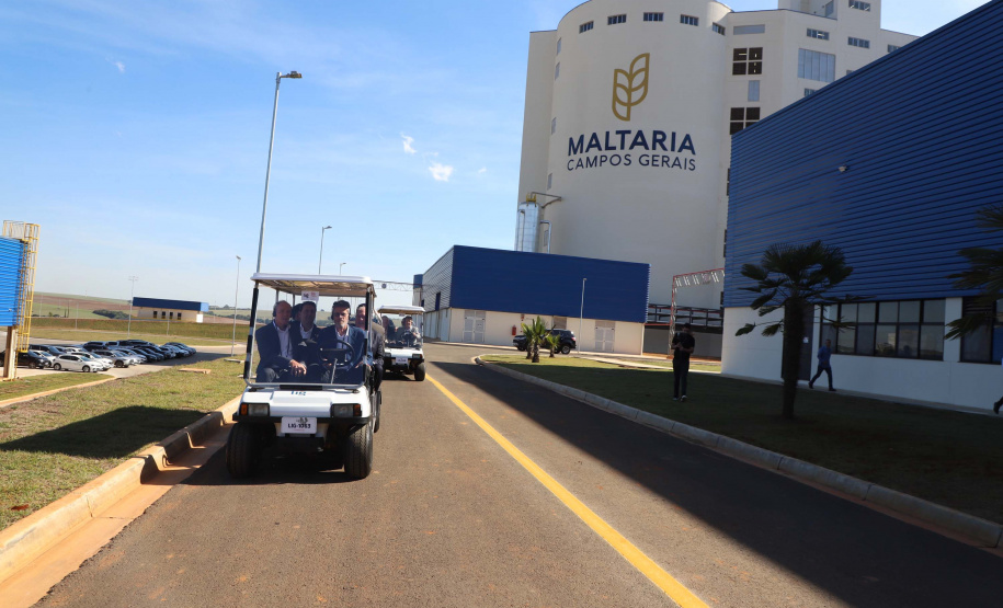O governador Carlos Massa Ratinho Junior participou nesta quinta-feira (6), em Ponta Grossa, da inauguração da Maltaria Campos Gerais, localizada próximo ao limite com o município de Carambeí.