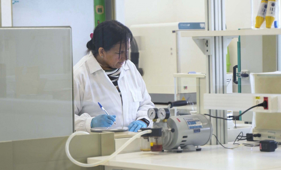 Laboratórios da Sanepar realizam mais de 7,5 milhões de análises por ano