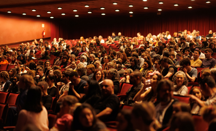 Lendas Brasileiras: crianças se encantam com espetáculo do Balé Teatro Guaíra e Orquestra Sinfônica do Paraná