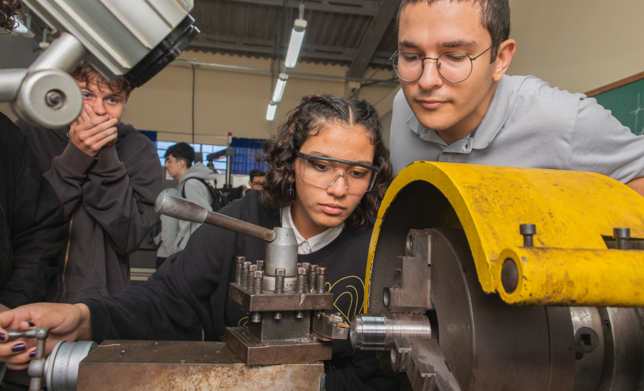 Paraná amplia acesso ao ensino técnico com parceria entre Educação e Senai